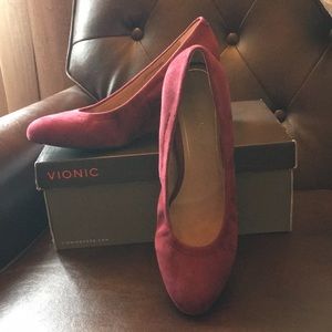 Vionic “Lux Camden” in Merlot